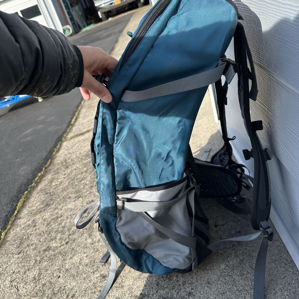 Osprey Aura 35L Hiking Backpack Blue Gray Women Zip Buckle Hip Belt - Picture 12 of 14